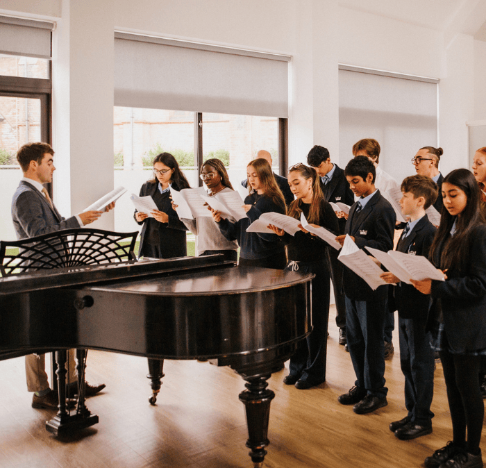 Website Story Banner 700x674px (1) 